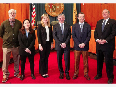 SCARSDALE: Trustees Sworn In