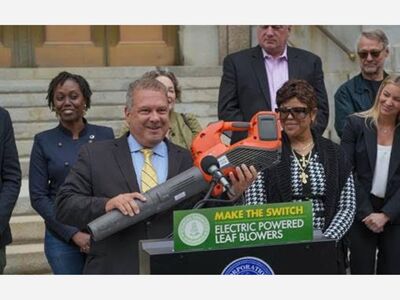 FOR IMMEDIATE RELEASE: Yonkers Mayor Mike Spano Promoting Use of Electric Powered Leaf Blowers At Yonkers City Hall